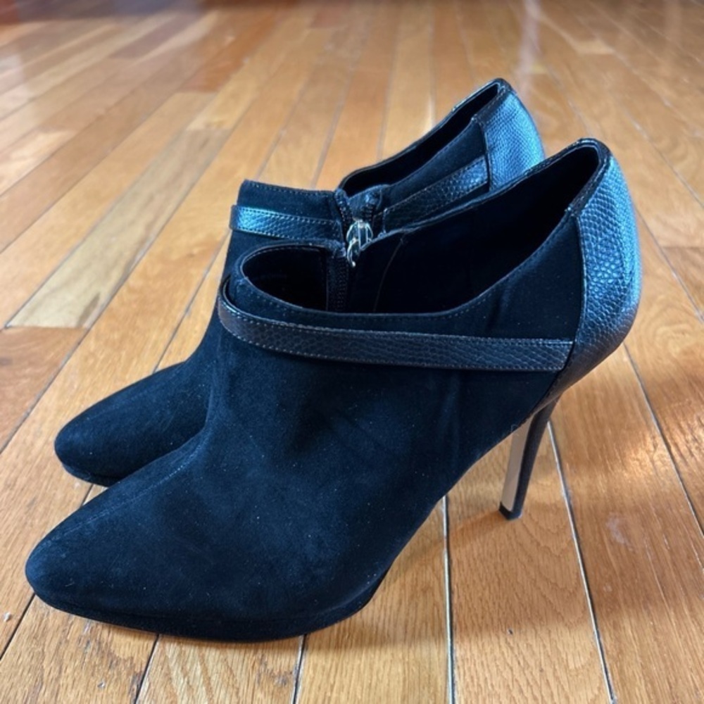 White House Black Market Addyson Suede Leather Heels Ankle Boots Bootie’s Sz 7.5